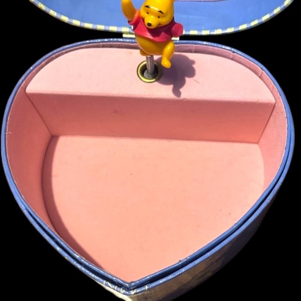 Winnie the Pooh Heart-Shaped Jewelry Music Box - Picture 12 of 14